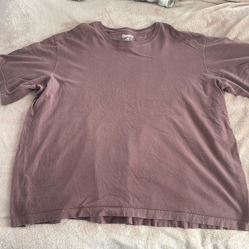 Men's mauve t shirt